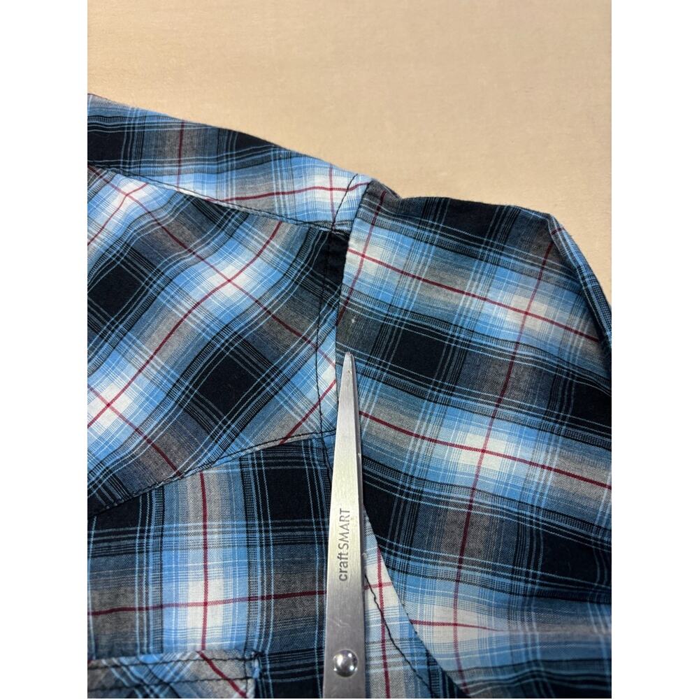 Wrangler Blue and Black Plaid Western Pearl Snap Shirt Men’s Size Large - Picture 6 of 8